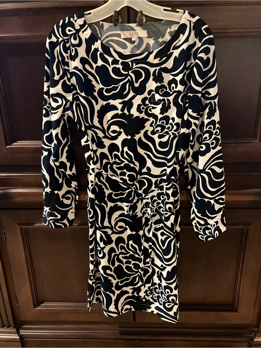 LOFT Black and White Long-Sleeve Floral Tie-Waist Dress Sz M